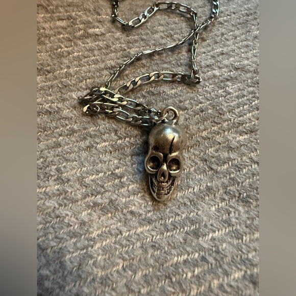 skull chain - Picture 2 of 4